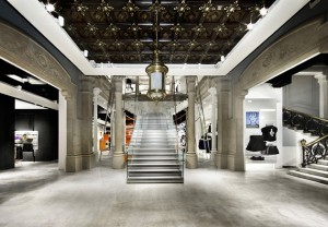 the-blogazine-201311-mariscal-H&M-barcelona2