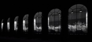 Zimoun | 36 ventilators, 4.7 m3 packing chips