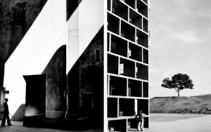 Constructing Worlds: Photography and Architecture in the Modern Age