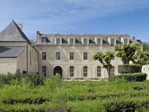 Between Parchment and Touch Screens: the Abbey of Fontevraud