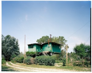 Ettore Moni: Case Sospese
