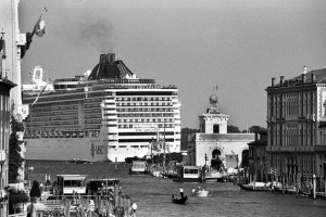 Gianni Berengo Gardin Exposes the New Venice